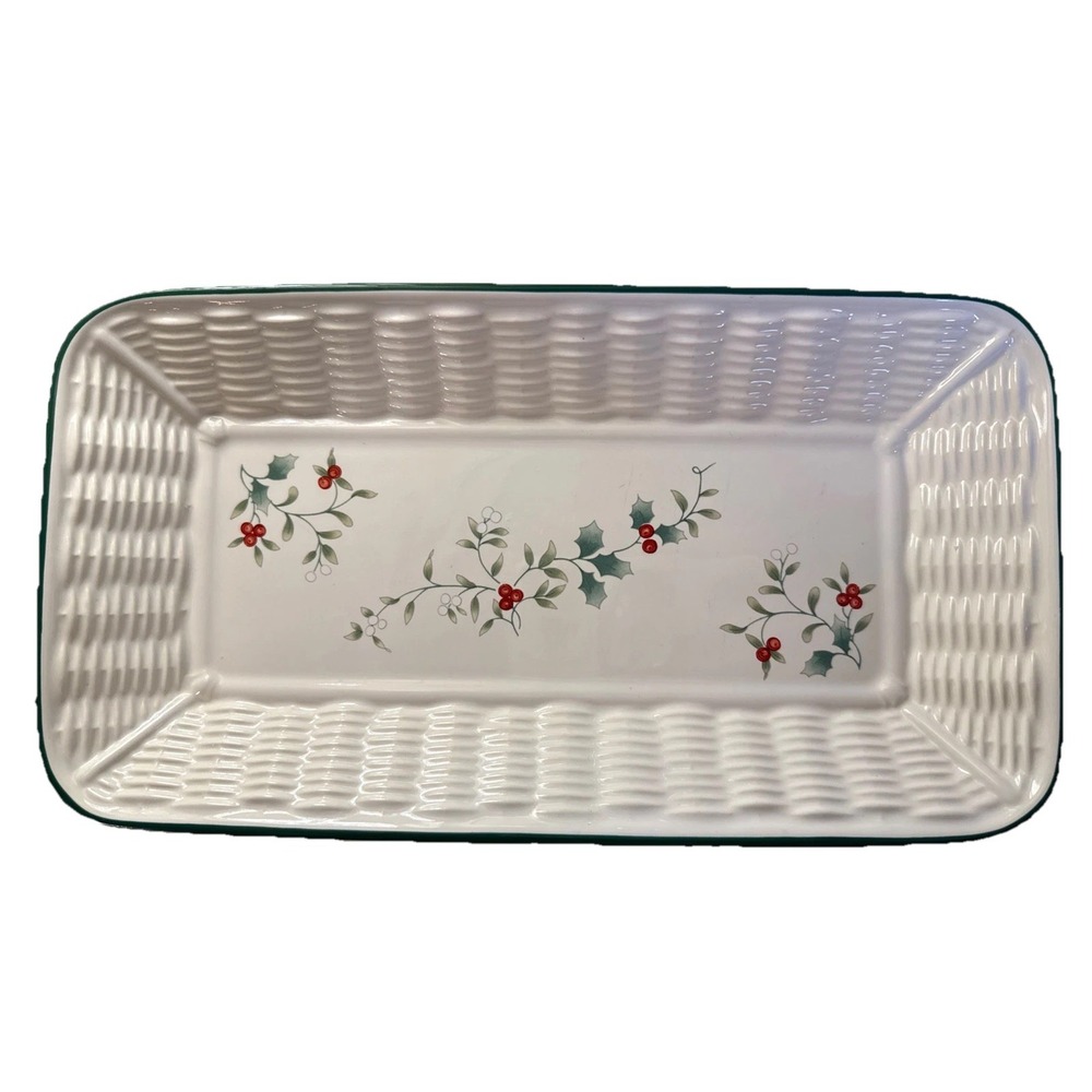 Pfaltzgraff USA Winterberry Basket Weave Bread Tray Appetizer Plate